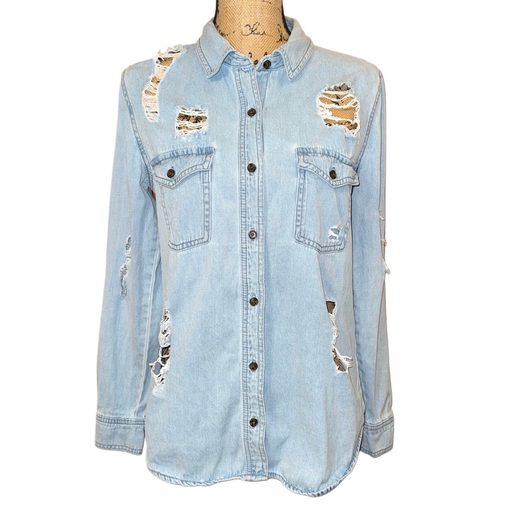 Forever 21 Distressed Light Blue Denim Button Down Size Small